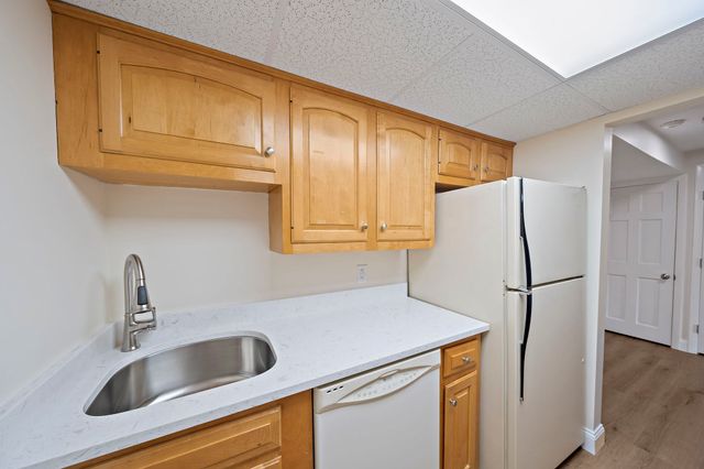 18 Kingswood Dr 5, Abington, MA 02351