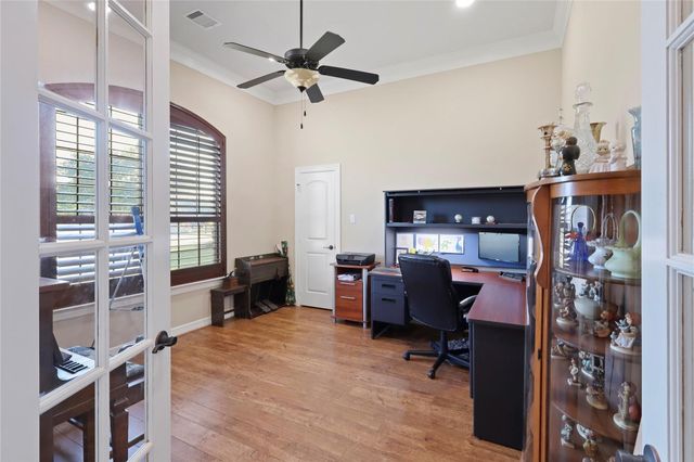 6311 Redfish Reef Drive, Beach City, TX 77523