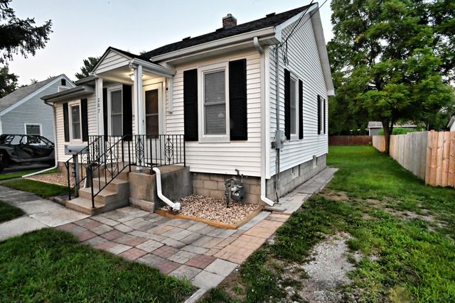207 N Ash Street, Hobart, IN 46342
