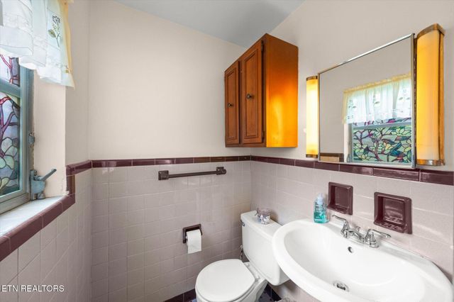 307 Iroquois Drive, Knoxville, TN 37914