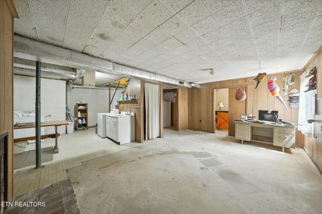 307 Iroquois Drive, Knoxville, TN 37914