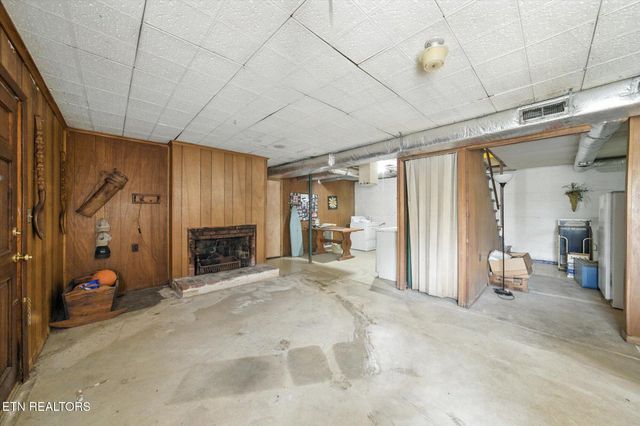 307 Iroquois Drive, Knoxville, TN 37914