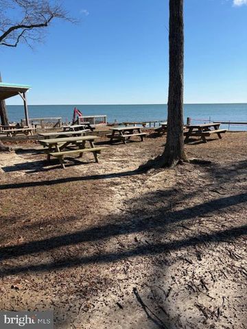 239 LANE RD, Reedville, VA 22539