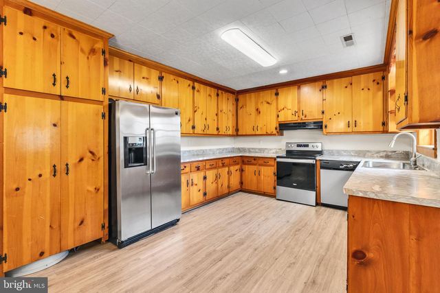 239 LANE RD, Reedville, VA 22539
