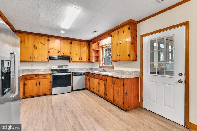 239 LANE RD, Reedville, VA 22539
