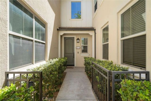 110 Rose Arch, Irvine, CA 92620