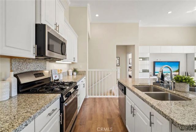 110 Rose Arch, Irvine, CA 92620