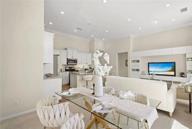 110 Rose Arch, Irvine, CA 92620