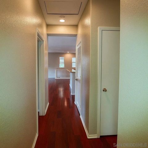 425 S Meadowbrook Dr 124, San Diego, CA 92114