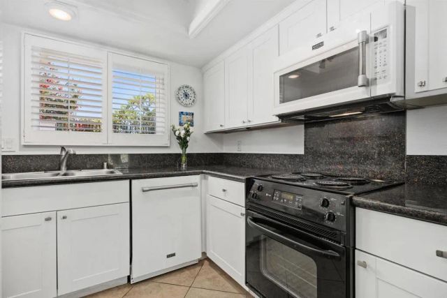 3828 ROSEMARY WAY, Oceanside, CA 92057