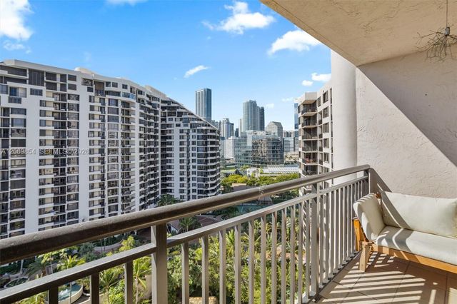 540 Brickell Key Drive 1519, Miami, FL 33131