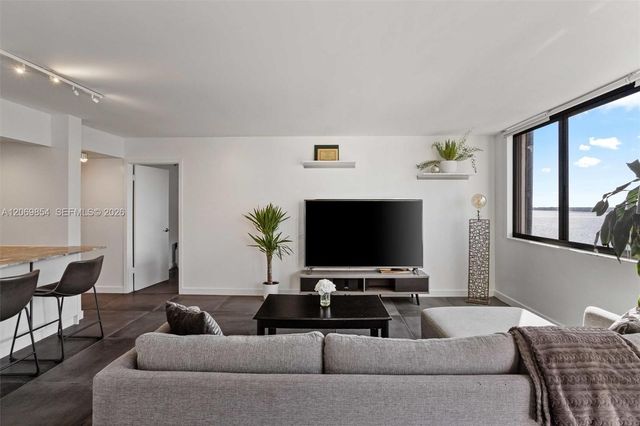 540 Brickell Key Drive 1519, Miami, FL 33131