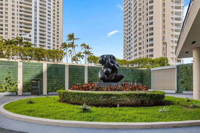 540 Brickell Key Drive 1519, Miami, FL 33131