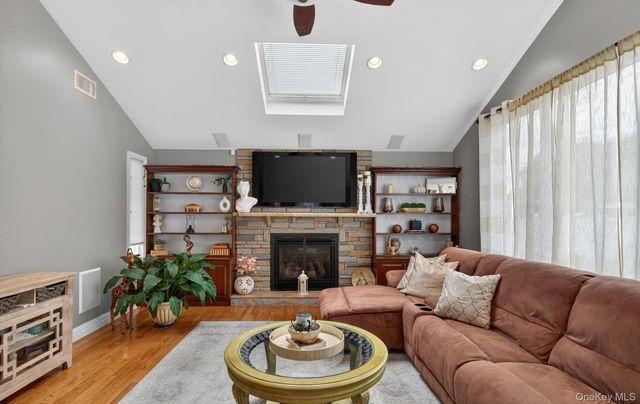 795 Herman Avenue, Franklin Square, NY 11010