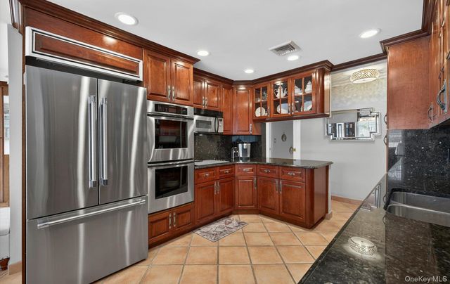 795 Herman Avenue, Franklin Square, NY 11010