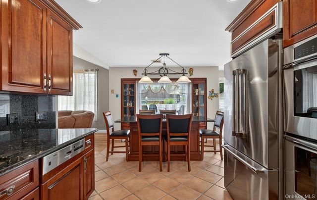 795 Herman Avenue, Franklin Square, NY 11010