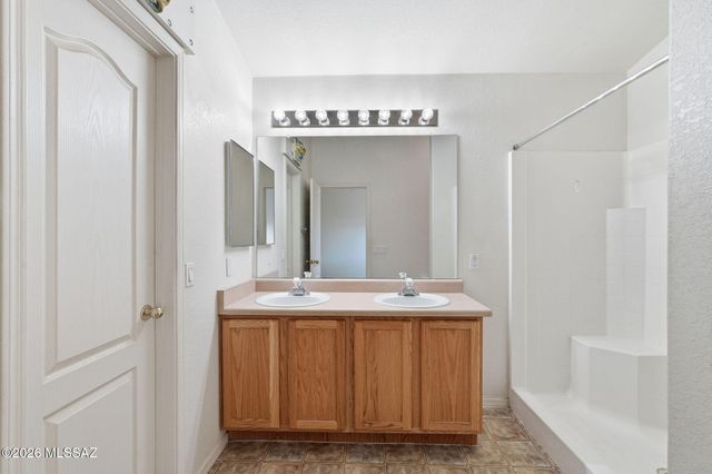 7730 S Titanite Lane, Tucson, AZ 85747