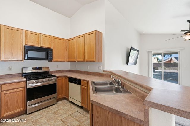 7730 S Titanite Lane, Tucson, AZ 85747