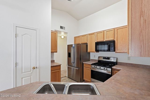 7730 S Titanite Lane, Tucson, AZ 85747