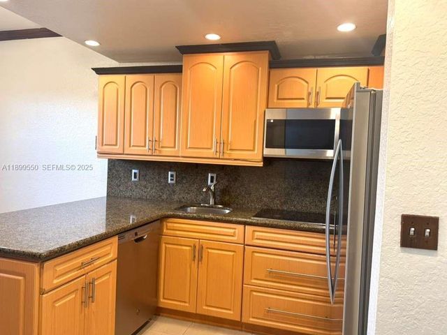 420 E 1st Avenue B204, Hialeah, FL 33010