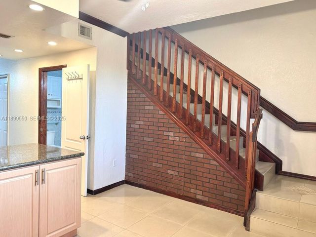 420 E 1st Avenue B204, Hialeah, FL 33010