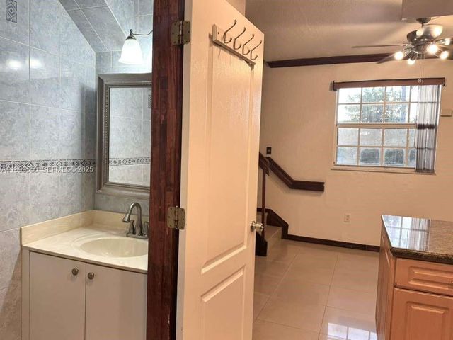 420 E 1st Avenue B204, Hialeah, FL 33010