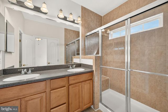 22997 BULWARK TER, Ashburn, VA 20148
