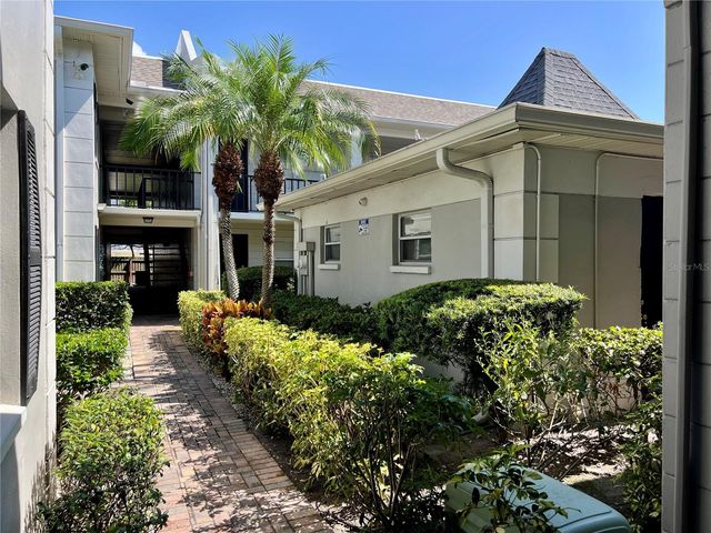 5221 BAYSHORE BOULEVARD 29, Tampa, FL 33611