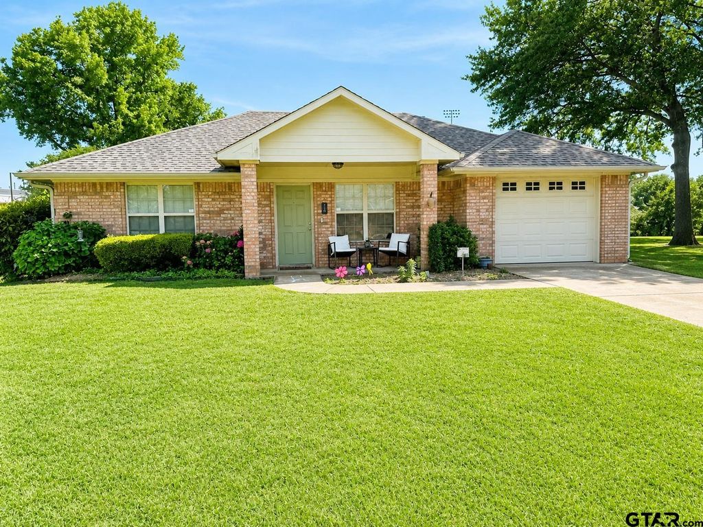 114 Westpark, Pittsburg, TX 75686