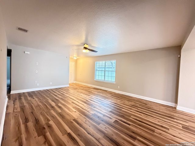 112 Brahma, Cibolo, TX 78108