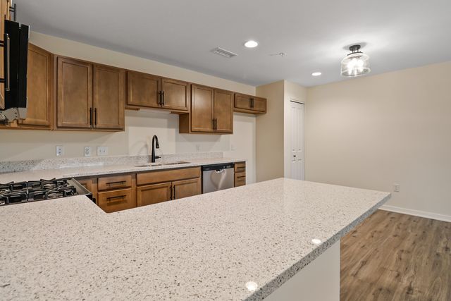 2034 W 75th Place 38, Merrillville, IN 46410