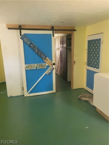 8230 Tolles DR, North Fort Myers, FL 33917