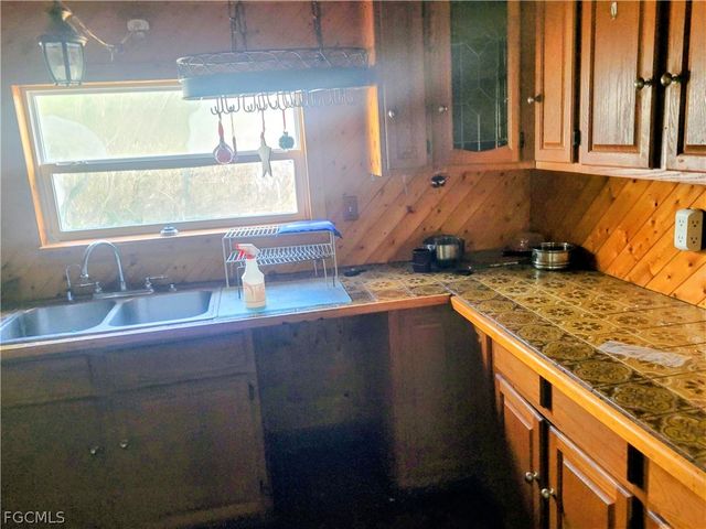 8230 Tolles DR, North Fort Myers, FL 33917