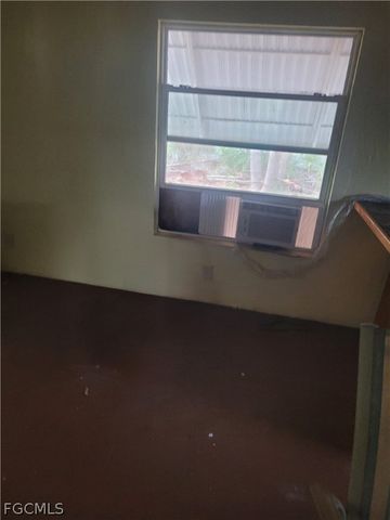 8230 Tolles DR, North Fort Myers, FL 33917