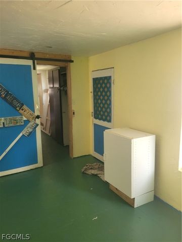 8230 Tolles DR, North Fort Myers, FL 33917