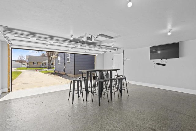 1204 THORNDALE STREET, Green Bay, WI 54304