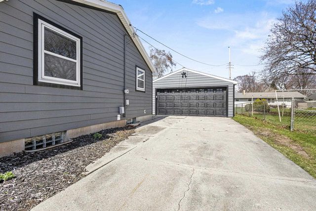 1204 THORNDALE STREET, Green Bay, WI 54304