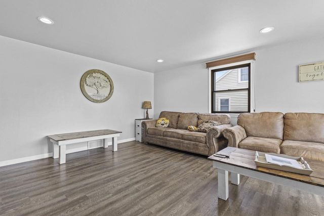 1204 THORNDALE STREET, Green Bay, WI 54304