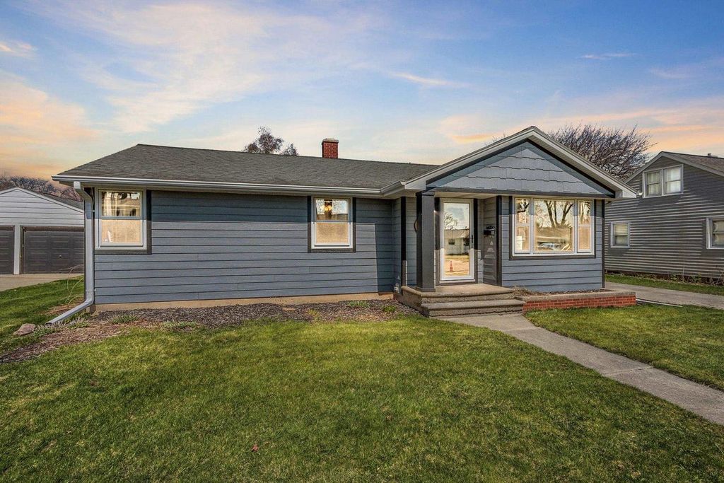 1204 THORNDALE STREET, Green Bay, WI 54304