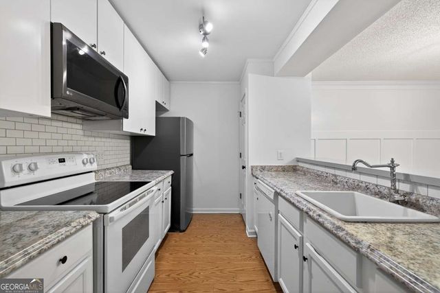 201 Barrington Hills Drive, Atlanta, GA 30350