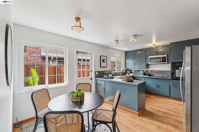3280 Adams St, Alameda, CA 94501