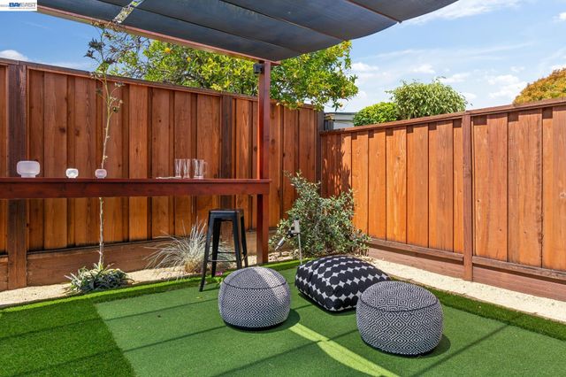 3280 Adams St, Alameda, CA 94501