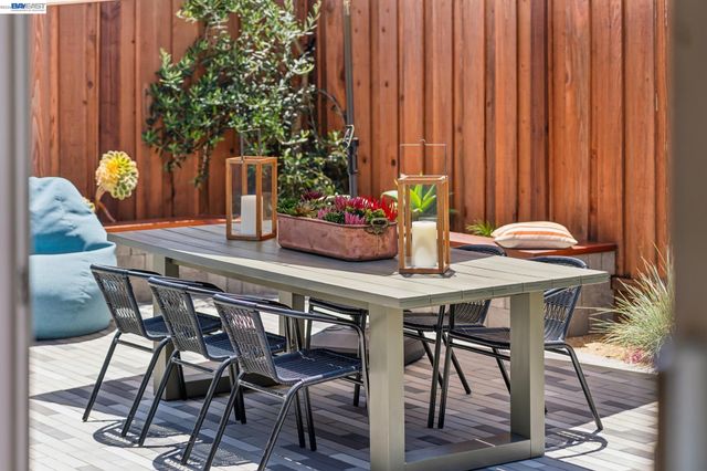 3280 Adams St, Alameda, CA 94501