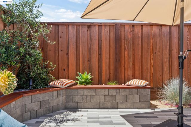 3280 Adams St, Alameda, CA 94501