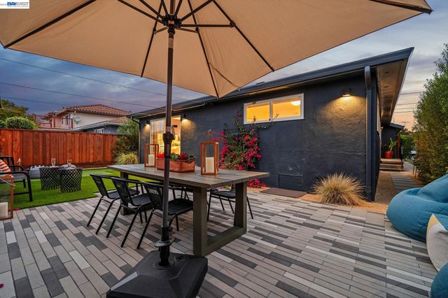 3280 Adams St, Alameda, CA 94501