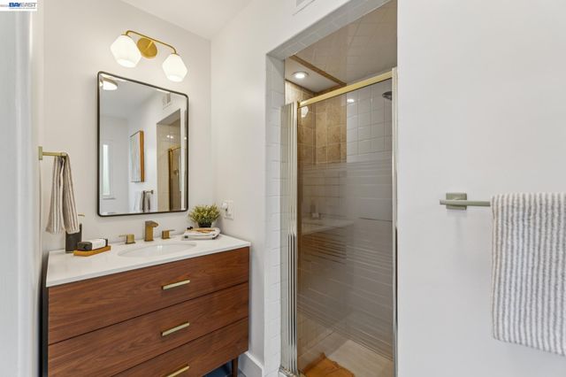 3280 Adams St, Alameda, CA 94501