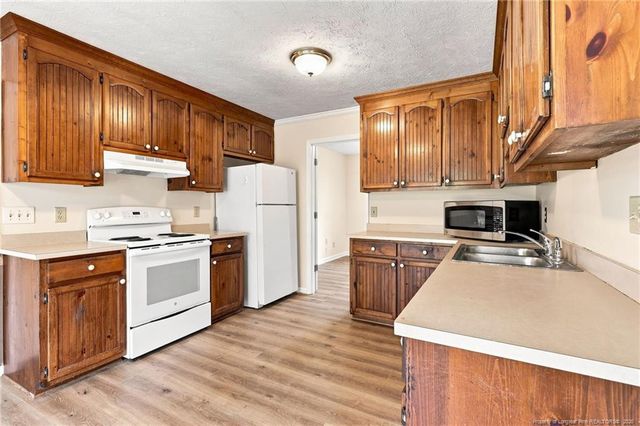 924 E Winds Lane, Fayetteville, NC 28311