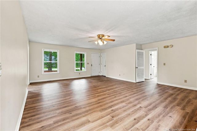 924 E Winds Lane, Fayetteville, NC 28311