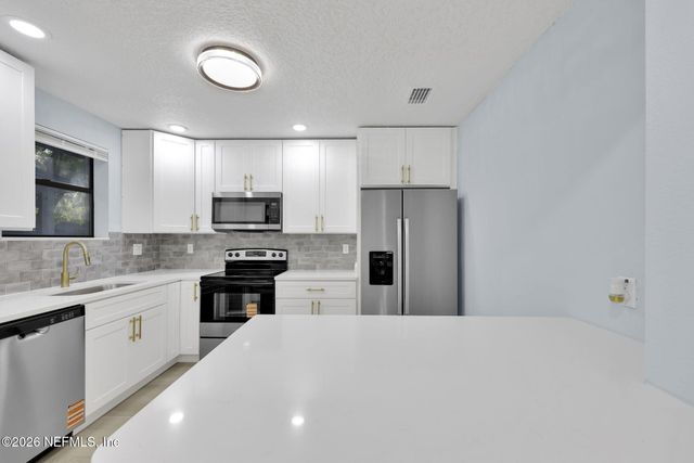 2531 E BURLINGAME Drive, Jacksonville, FL 32211