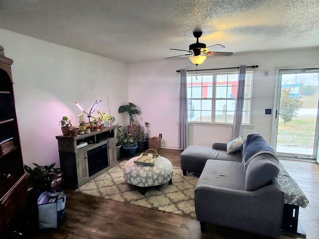 594 Sycamore Drive, Bronston, KY 42518